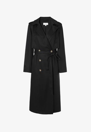 Čierny trenčkot s dlhými rukávmi, dvojradovým zapínaním na gombíky, pásikom v oblasti pása a hladkým textilom. Klasický detail goliera.
