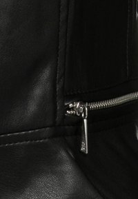 ONLY Tall ONLJENNY JACKET  - Kunstnahast jakk - black