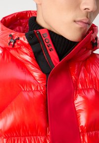 BOSS RONNIE - Weste - open red