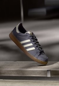 Επιλέχθηκε, blue-grey/offwhite