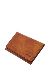 Portefeuille en cuir marron avec une surface texturée et un motif gaufré. Il dispose d'un design pliable et d'une marque discrète sur le devant.