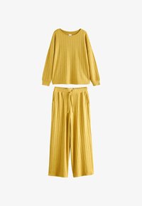 Unselected, ochre yellow