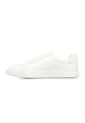 Zapatillas - triple bright white