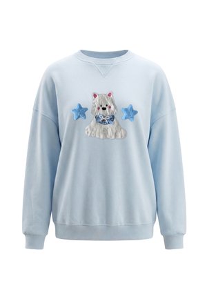Lyseblå sweatshirt med lange ærmer med en tekstureret hvid hund med lyserøde ører og en blå sløjfe mellem to blå stjerner på fronten.