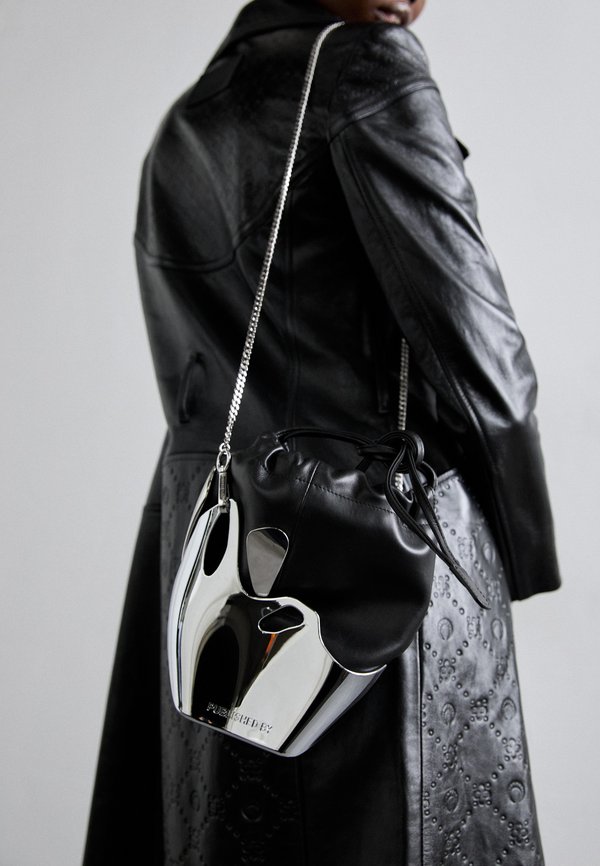 BUCKET BAG - Handbag2