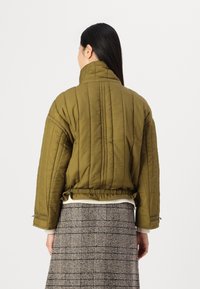 ONLY ONLMAYDA QUILTED JACKET - Chaqueta de invierno - nutria