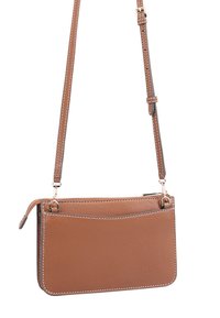 Bruine leren schoudertas met een ge Textureerde afwerking, voorzien van witte stiksels en een afneembare schouderband. Ritscompartiment aan de bovenkant.
