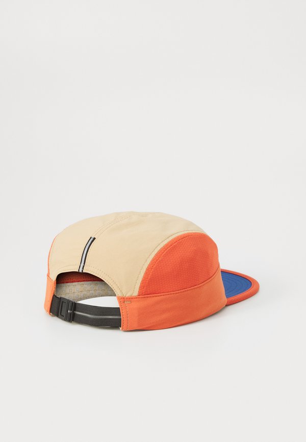 ESCAPE THRIVE™ UNISEX - Cap2