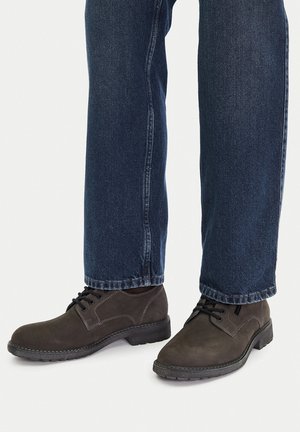 Šņorkurpes - dark brown