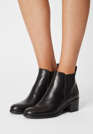 Tamaris, Bottines - black