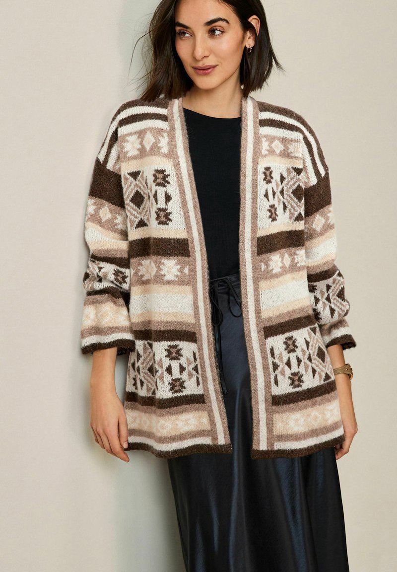 Next PATTERN - Neuletakki - brown neutral