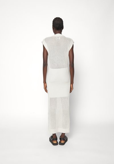Holzweiler SOLANGE CROCHET DRESS - Pulóverruha - ecru