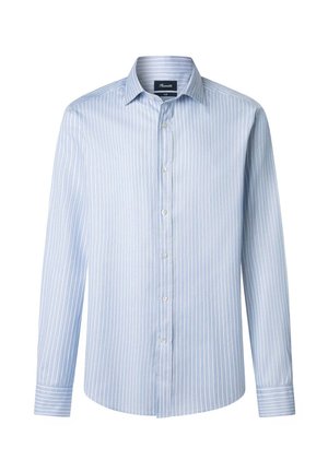 Lichtblauw gestreept overhemd met lange mouwen, klassieke kraag en witte kunststof knopen. De stof lijkt glad en licht van gewicht te zijn.