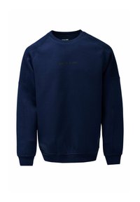 Sudadera azul marino fabricada en un tejido suave, con acentos acanalados en los hombros y un sutil logo en el pecho. Diseño clásico de cuello redondo.