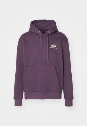 Lila Kapuzenpullover aus Baumwollmischung mit Kängurutasche, verstellbarem Kapuzenzug und kleinem goldenen Logo auf der Brust. Verfügt über gerippte Bündchen und Saum.