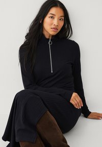 Ellos Collection MIT REISSVERSCHLUSS - Maxikjoler - schwarz