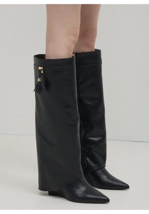 Støvler m/ kilehæl - black