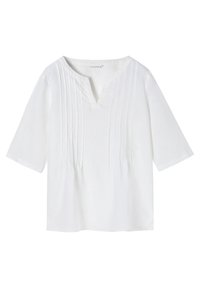 Blusa bianca morbida con maniche a tre quarti, pieghe verticali sul davanti e scollatura arrotondata con spacco.