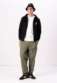 Thumbnail Image 2