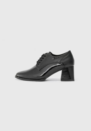 Schnürpumps - black