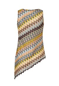 Mouwloos gebreid topje met diagonale meerkleurige zigzagpatronen in geel, bruin, blauw en beige, met een asymmetrische zoomlijn.