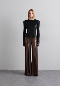 Norma Kamali ELEPHANT PANT - Stoffhose - chocolate