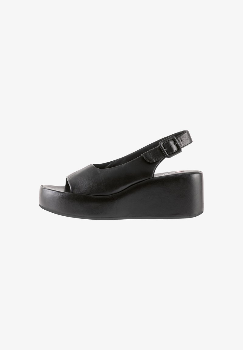 Zwarte platform slingback sandaal met open teen en verstelbare gesp, voorzien van een dikke zool en een glad lederen afwerking.