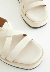 Next FOREVER COMFORT - Platvormsandaalid - bone white