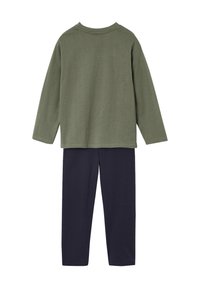 Olivegrünes Langarmshirt mit Rundhalsausschnitt, kombiniert mit marineblauen langen Hosen. Beide Teile sind aus weichem, atmungsaktivem Material gefertigt.