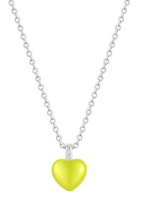 Sølv kædedesign med en livlig gul hjerteformet vedhæng og en lille klar krystalaccent øverst. Glat tekstur.
