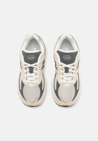 New Balance 2002 - Sneakers basse - beige/grey