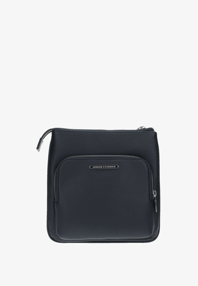 Borsa a tracolla in pelle nera con finitura testurizzata, dotata di chiusura con zip, tasca frontale e un sottile accento di marca. Design compatto e rettangolare.