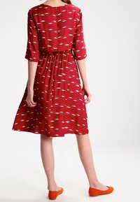 Hobbs Robe de jour - red