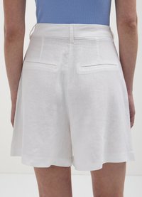 Calliope BERMUDA - Shorts - bianco