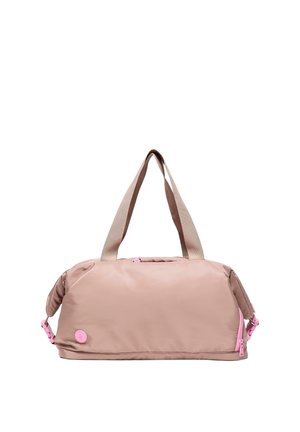 Borsa da viaggio rettangolare rosa tenue con doppie cinghie da spalla, dettagli con cerniera rosa e chiusure laterali con fibbie su sfondo bianco.
