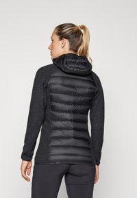 Salewa FANES SARNER RDSDWN HYBRID JACKET. - Dunjacka - black out