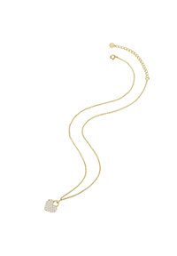 Collana in oro con pendente a forma di cuore texturizzato, adornato con pietre trasparenti e scintillanti. Il pendente pende da una delicata chiusura.