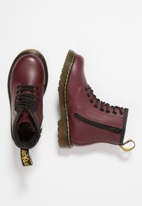 Dr. Martens - 1460 J Softy - Nauhalliset nilkkurit - cherry red Pienoiskuva 1