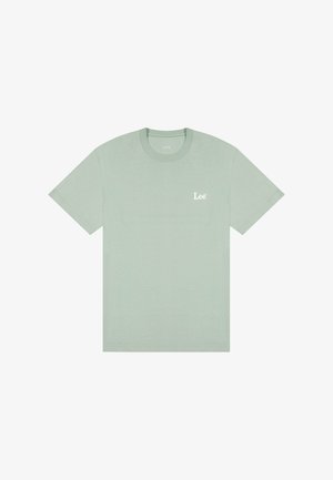 T-shirt en coton vert clair à manches courtes. Présente un col rond et un petit logo blanc "Lee" sur le côté gauche de la poitrine.