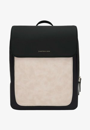 Sac à dos Kapten & Son noir et beige avec poignée supérieure, fermeture rabat avant et tirette de fermeture éclair latérale visible.