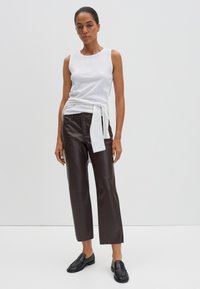 someday. SLIM FIT RIB - Top - white