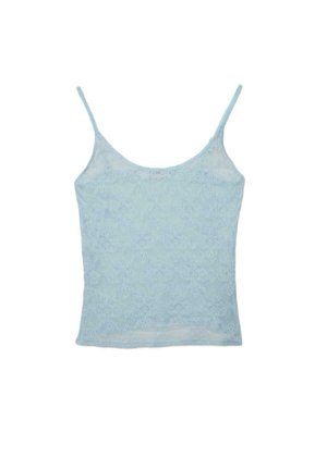 Lyseblå blonder camisole med tynde justerbare skulderstropper og blomsterprint på hvid baggrund.