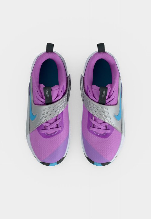 Nike TEAM HUSTLE D 12 UNISEX - Basketball shoes - fuchsia glow/baltic blue/metallic silver-coloured/flat silver-coloured/dark smoke grey — foto 5