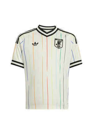 Hvid japansk fodboldtrøje med tynde lodrette regnbuestriber, sort krave og manchetter, Adidas-logo på venstre bryst og Japan Football Association-emblem.