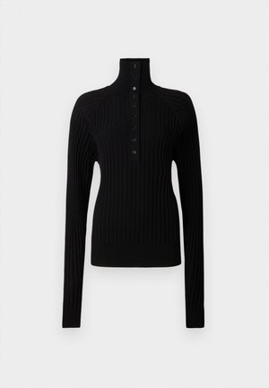 Suéter preto de gola alta canelada com mangas longas, apresentando uma pala com botões e uma bainha ajustada. Feito de um material macio e elástico.