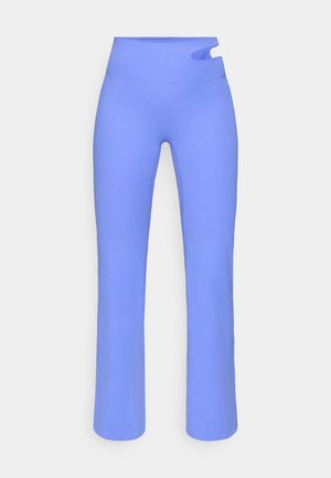 Svetlomodré zavonké legíny s vysokým pásom a výrezom na boku. Vyrobené z hladkej, pružnej textílie.