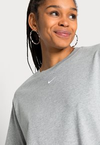 Nike Sportswear TEE  - Jednoduché tričko - grey heather