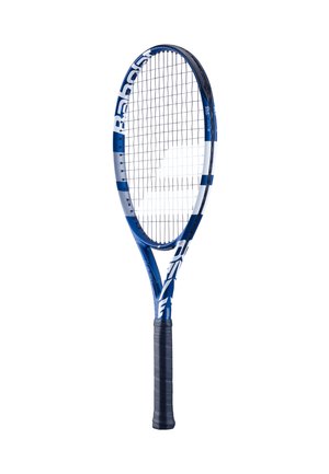 Blå og hvid tennisracket med et rundt hoved, tekstureret sort greb, og en mønstret ramme, der har et mesh snoredesign.
