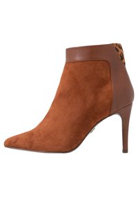 Tamaris Heart & Sole Klassiska stövletter - cognac