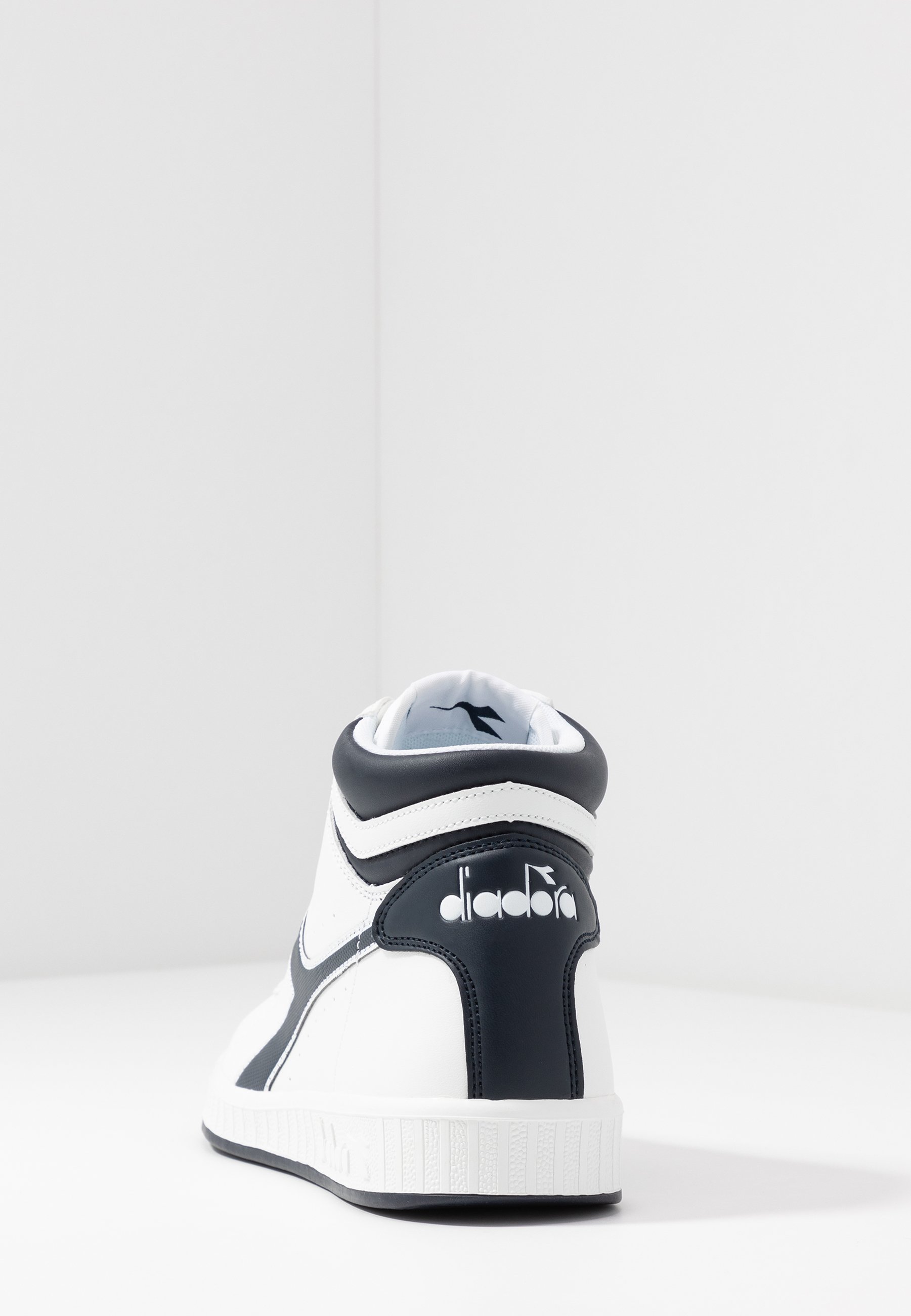 canada goose 6550l r price